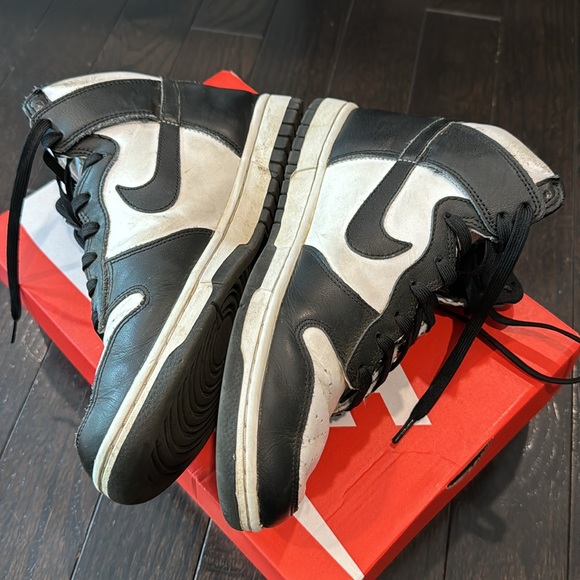 NIKE DUNK HI RETRO size 8.5 men’s/ 10 women - Picture 3 of 6